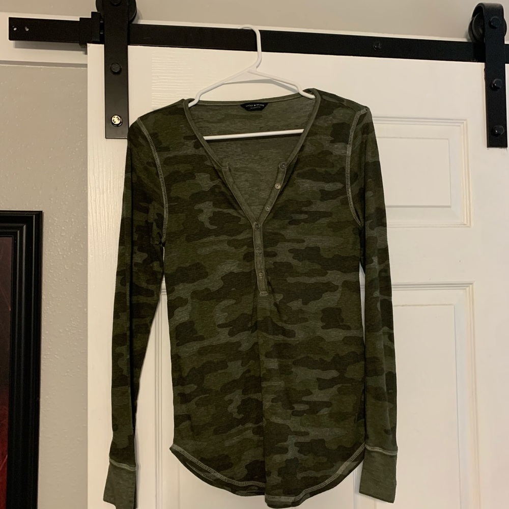 Long sleeve camouflaged juniors shirt